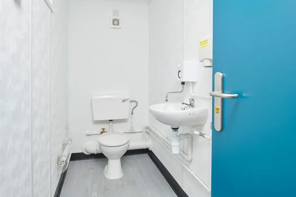 12ft x 9ft 2+1 Jackleg Toilet Cabin